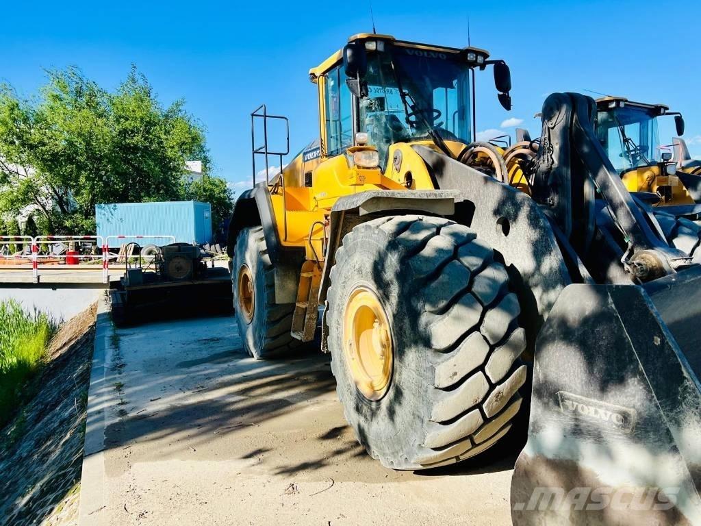 Volvo L 220 H لوادر بعجل