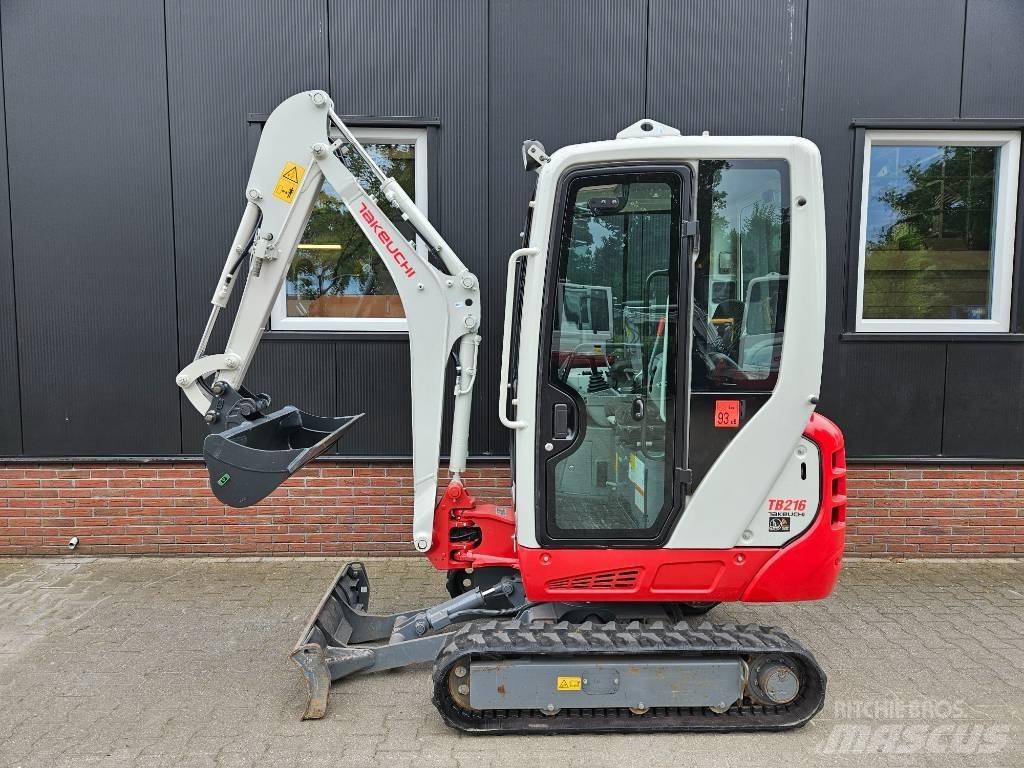 Takeuchi TB 216 حفارات صغيرة أقل من 7 طن (حفارات صغيرة)