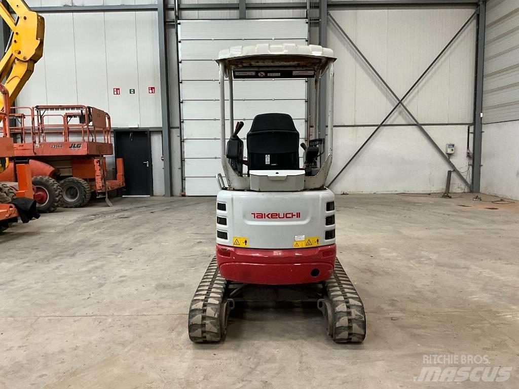 Takeuchi TB 215 R حفارات صغيرة أقل من 7 طن (حفارات صغيرة)