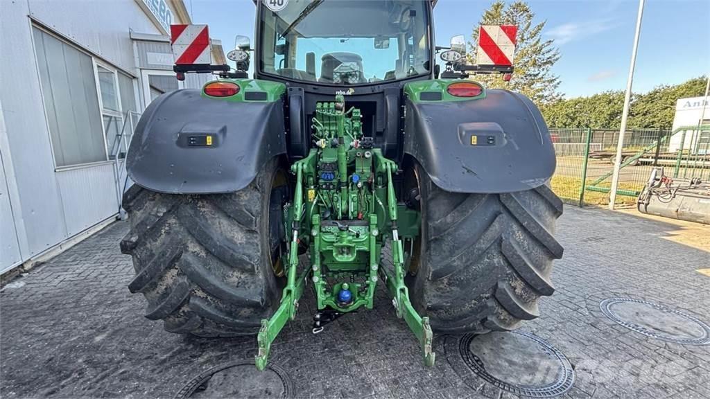 John Deere 6R195 الجرارات