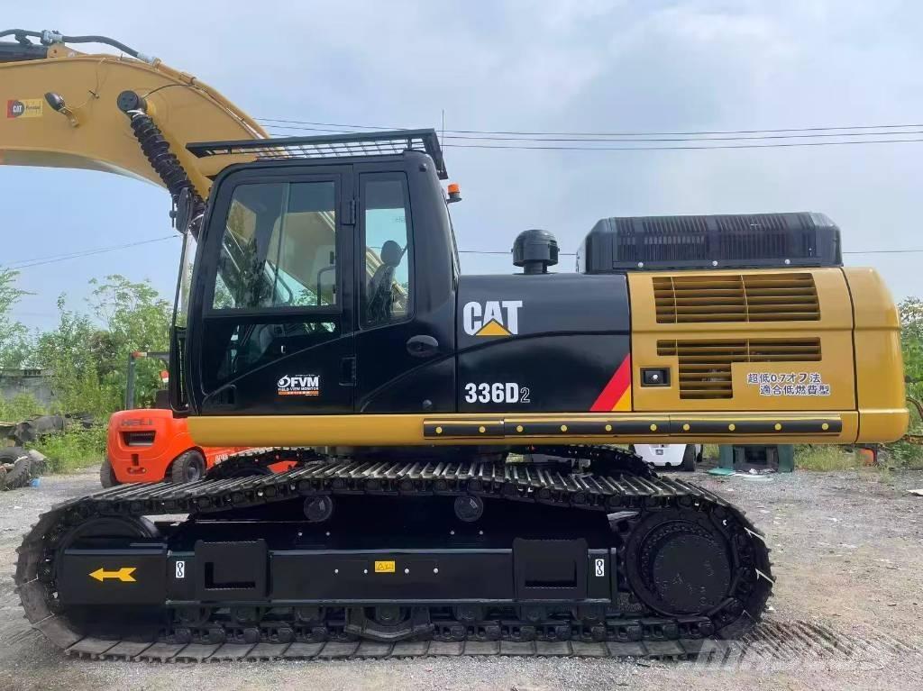 CAT 336D2 حفارات زحافة