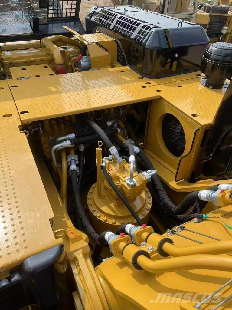 CAT 336D2 حفارات زحافة