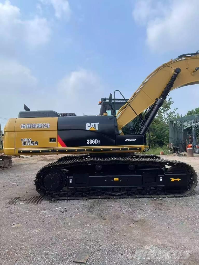 CAT 336D2 حفارات زحافة