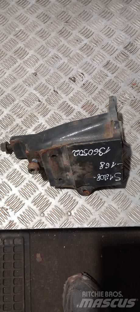 Scania 94 D.   1360502 كابينة والداخلية