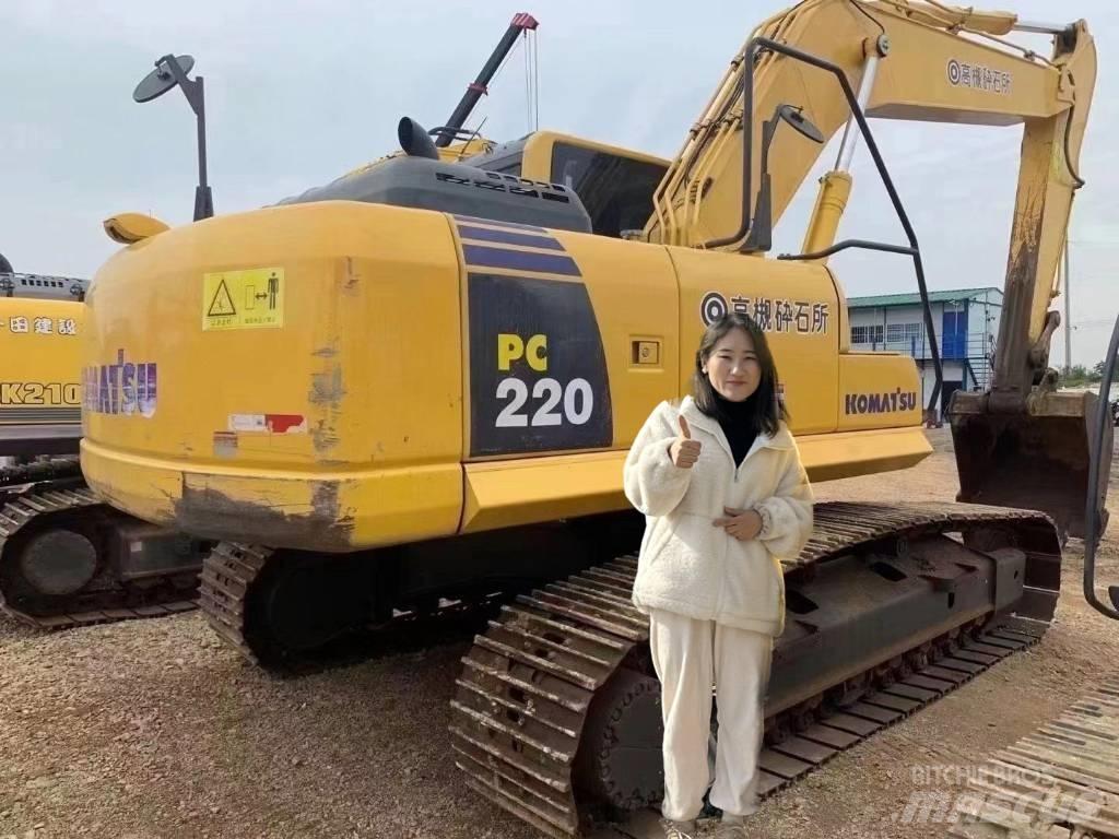 Komatsu PC 220-8 حفارات زحافة