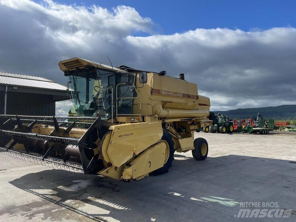 New Holland TX 34 حصادات