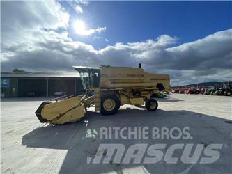 New Holland TX 34 حصادات