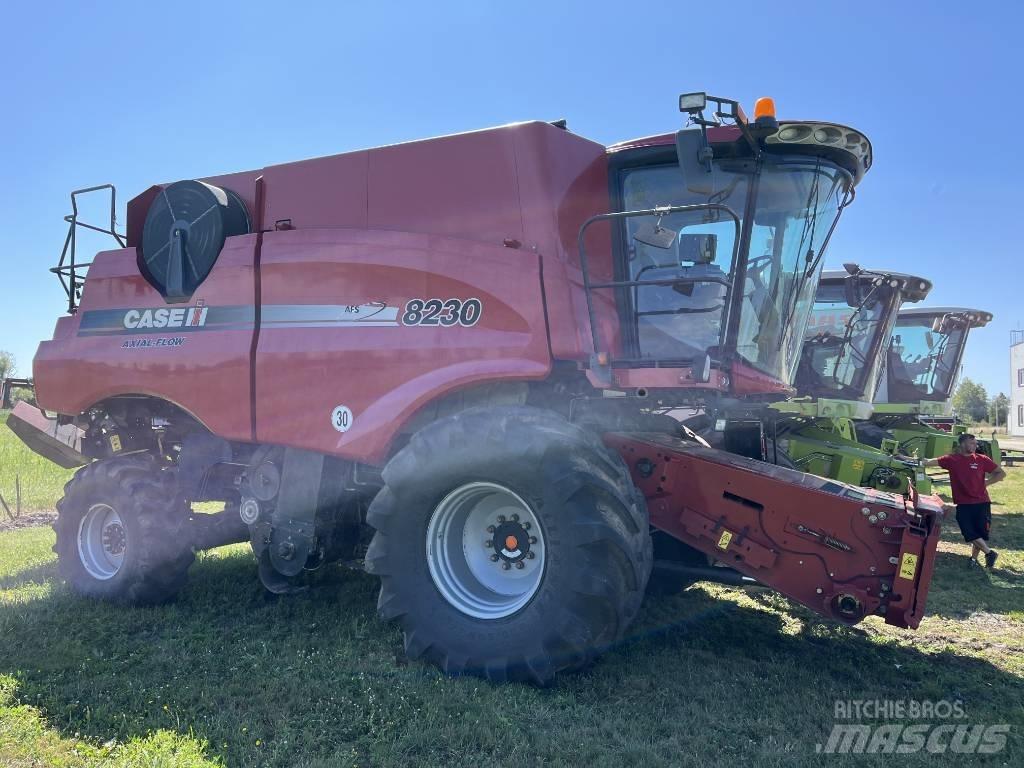 Case IH AF 8230 حصادات