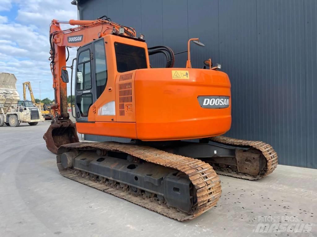 Doosan DX235LCR حفارات زحافة