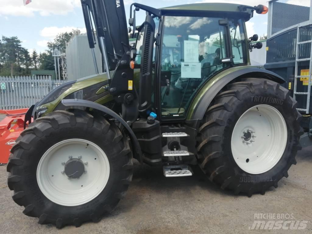 Valtra G 135 A الجرارات