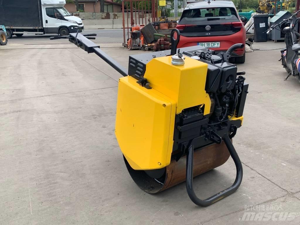Mecalac MBR 71 مداحل رجاجة مجرورة