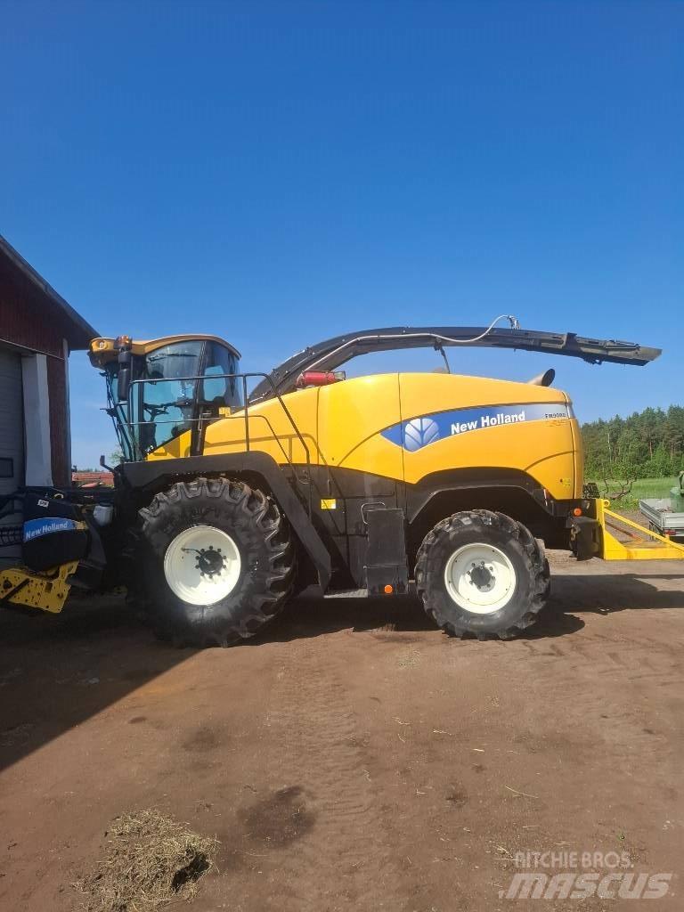 New Holland FR 9080 علافات ذاتية الدفع
