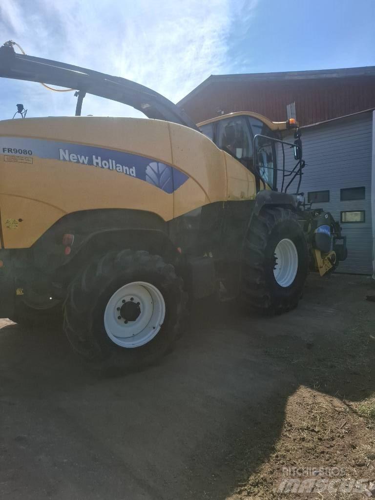New Holland FR 9080 علافات ذاتية الدفع