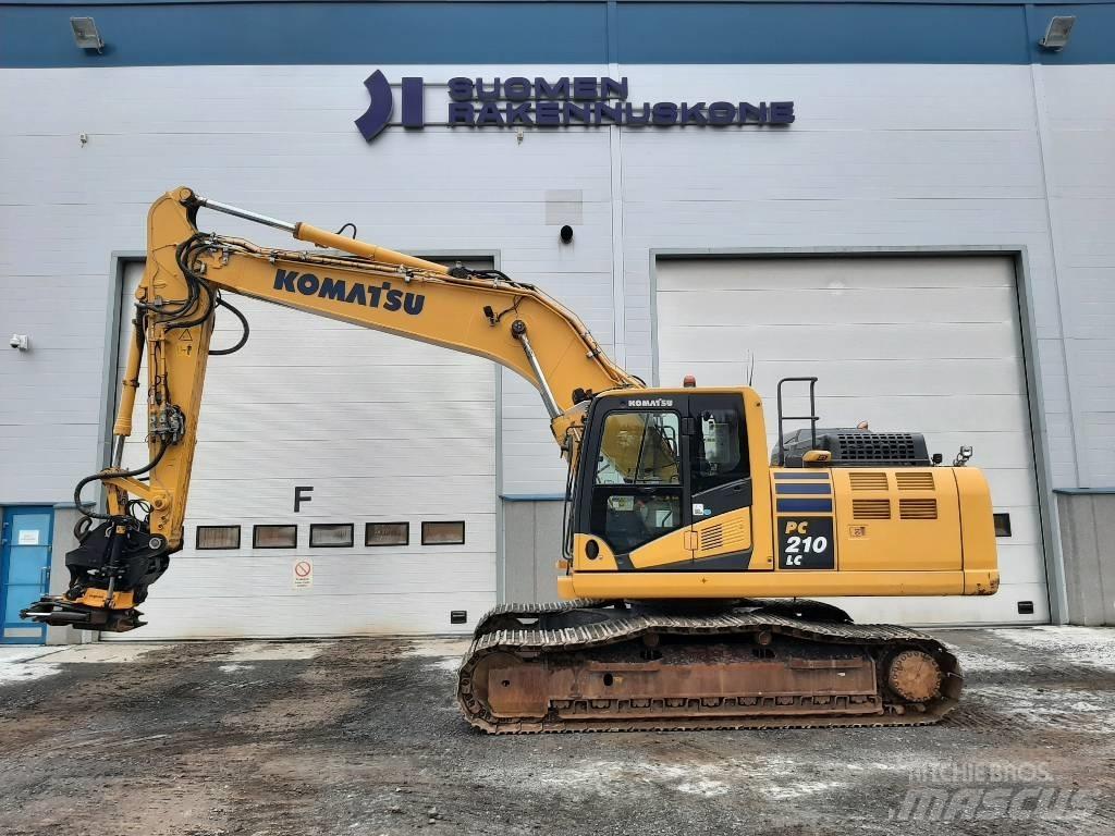Komatsu PC 210 LC-11 حفارات زحافة