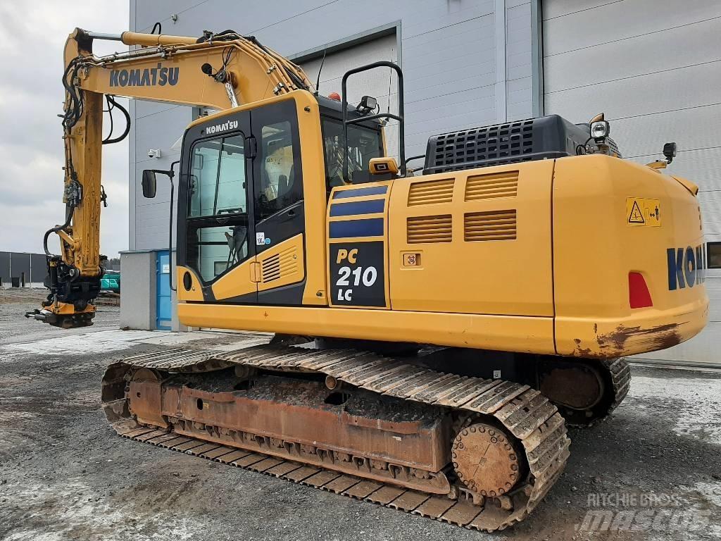 Komatsu PC 210 LC-11 حفارات زحافة