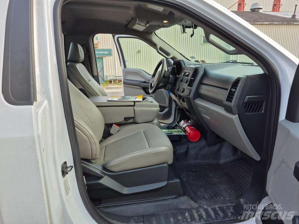 Ford F 450 شاحنات مسطحة/مفصلية الجوانب