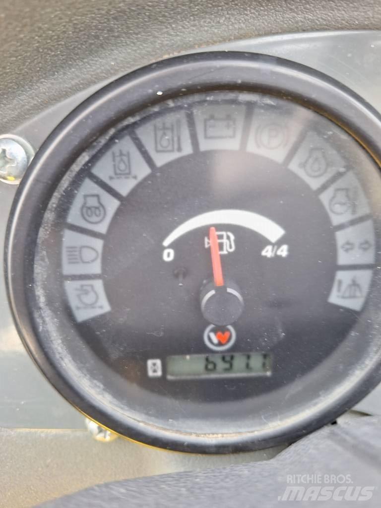 Wacker Neuson 1601 عربات نقل قلابة للمواقع