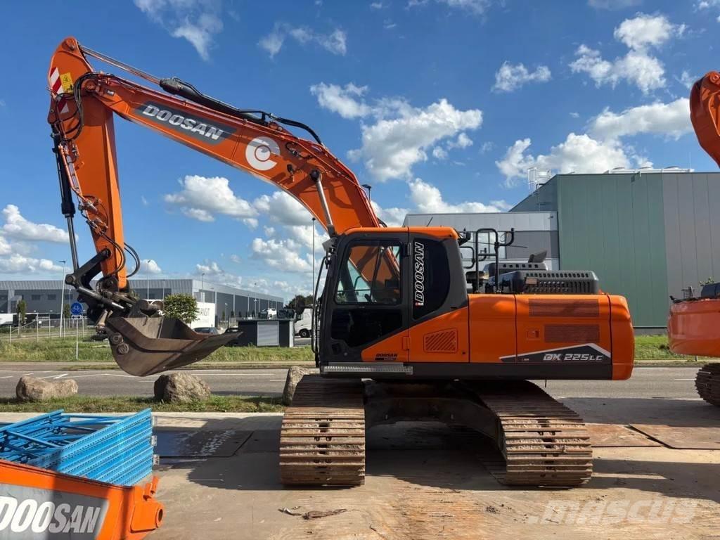 Doosan DX225LC-7 حفارات زحافة