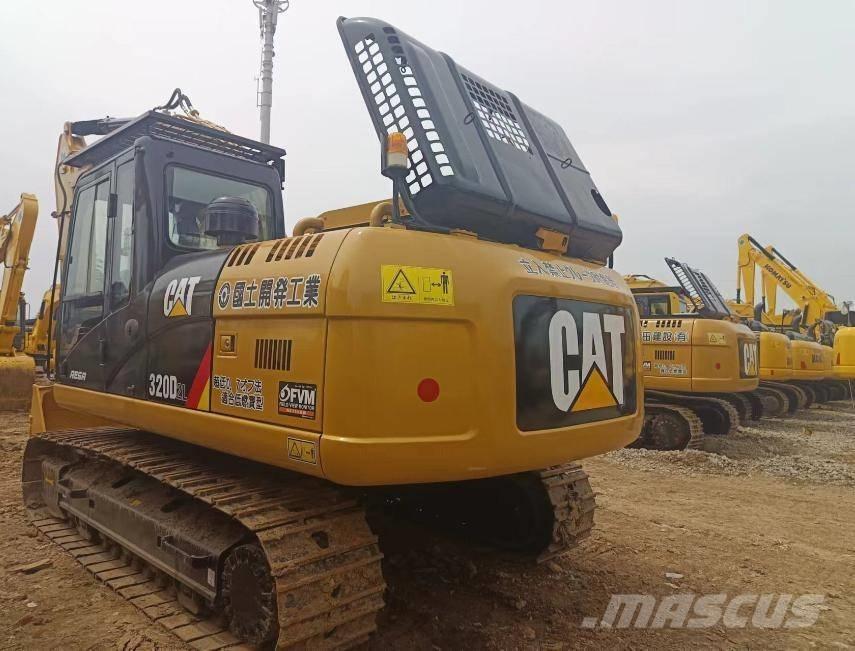 CAT 320D2L حفارات زحافة