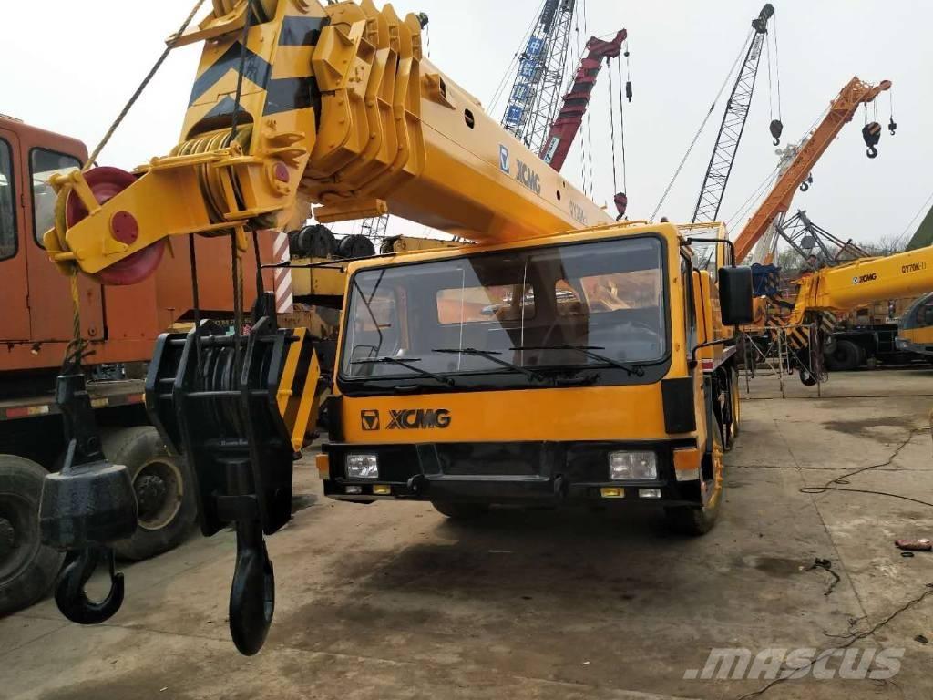XCMG QY 50 رافعات مجنزرة