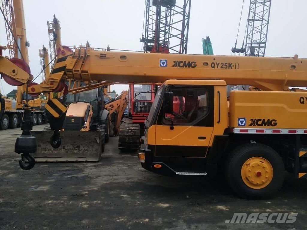 XCMG QY 50 رافعات مجنزرة