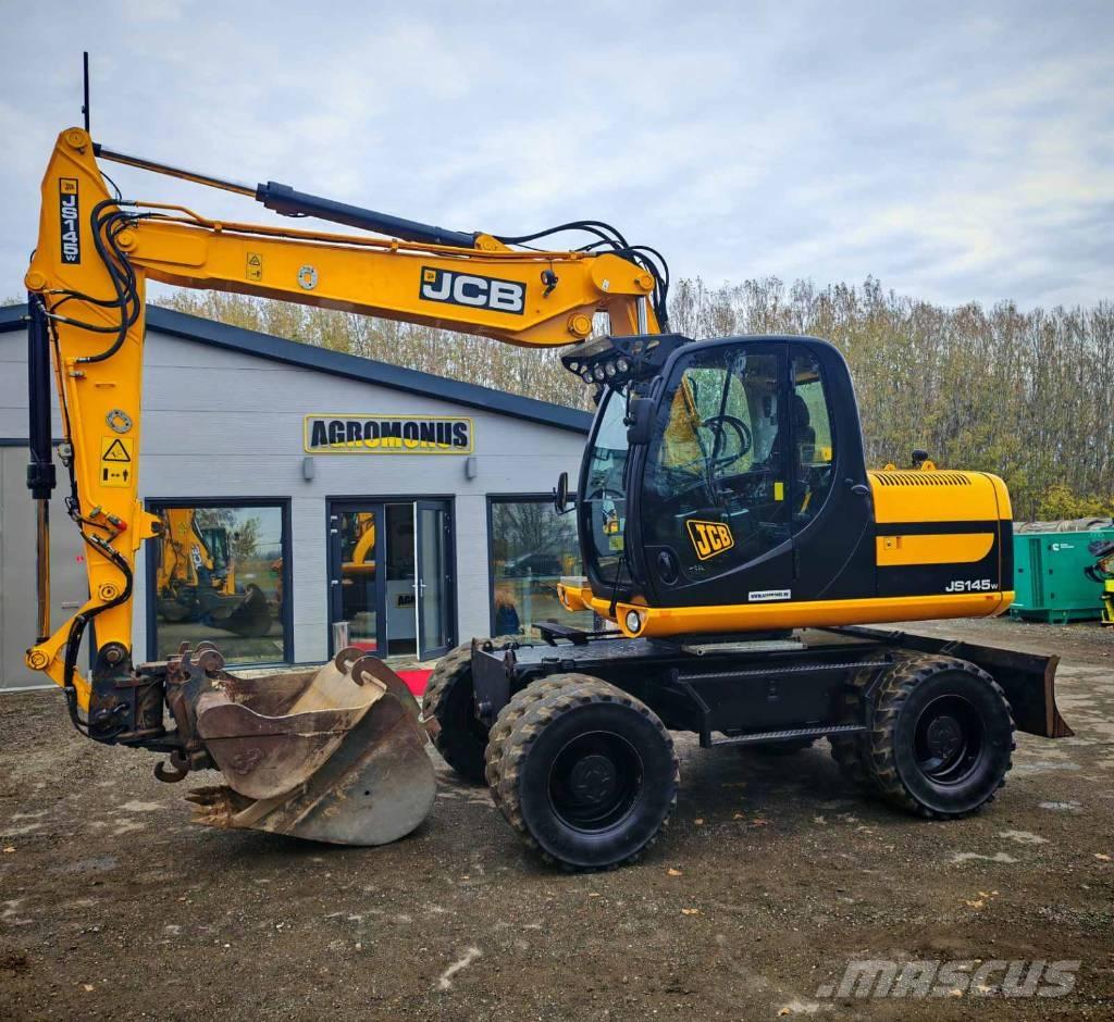 JCB JS 145 W حفارات بعجل