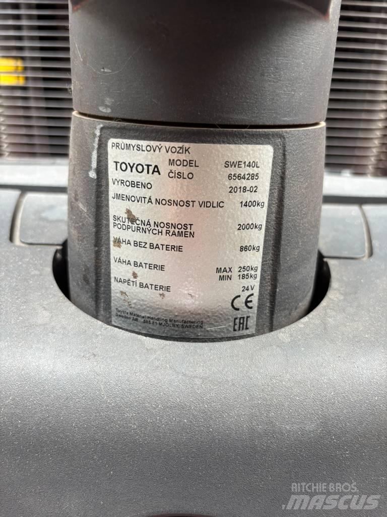 Toyota SWE140L شاحنات مناولة ذاتية الدفع