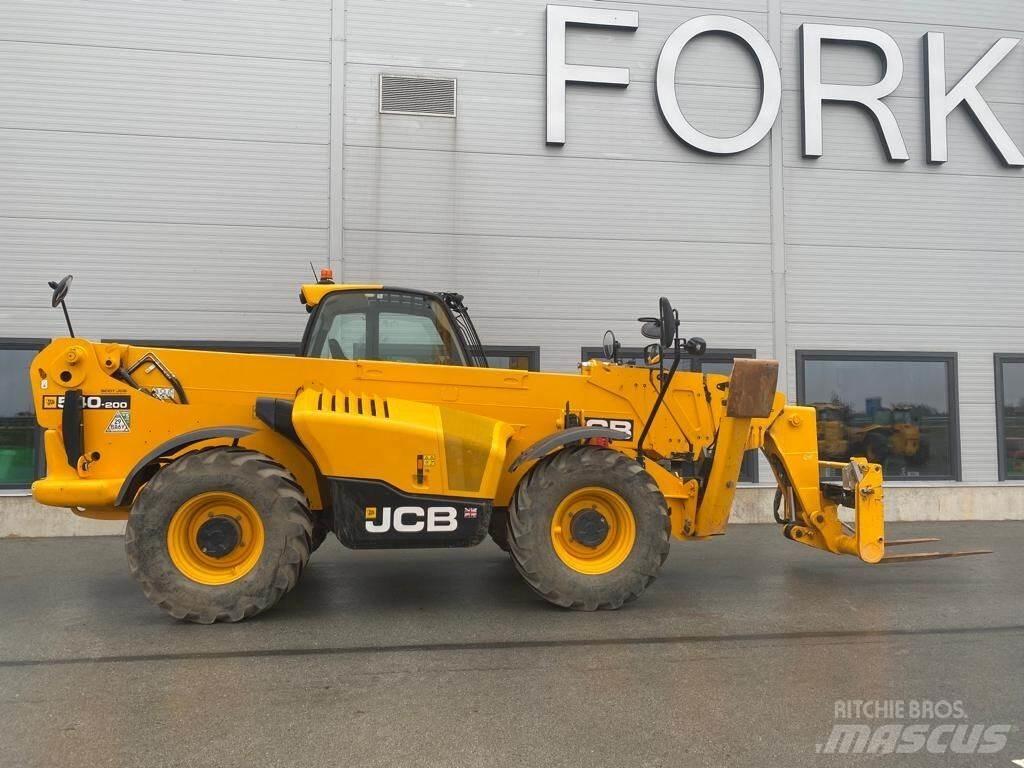 JCB 540-200 مناولات متداخلة