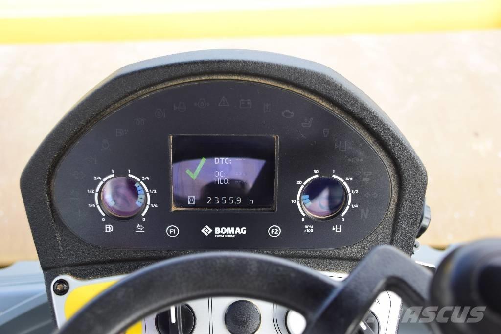 Bomag BW 213 DH مداحل أحادية الأسطوانة