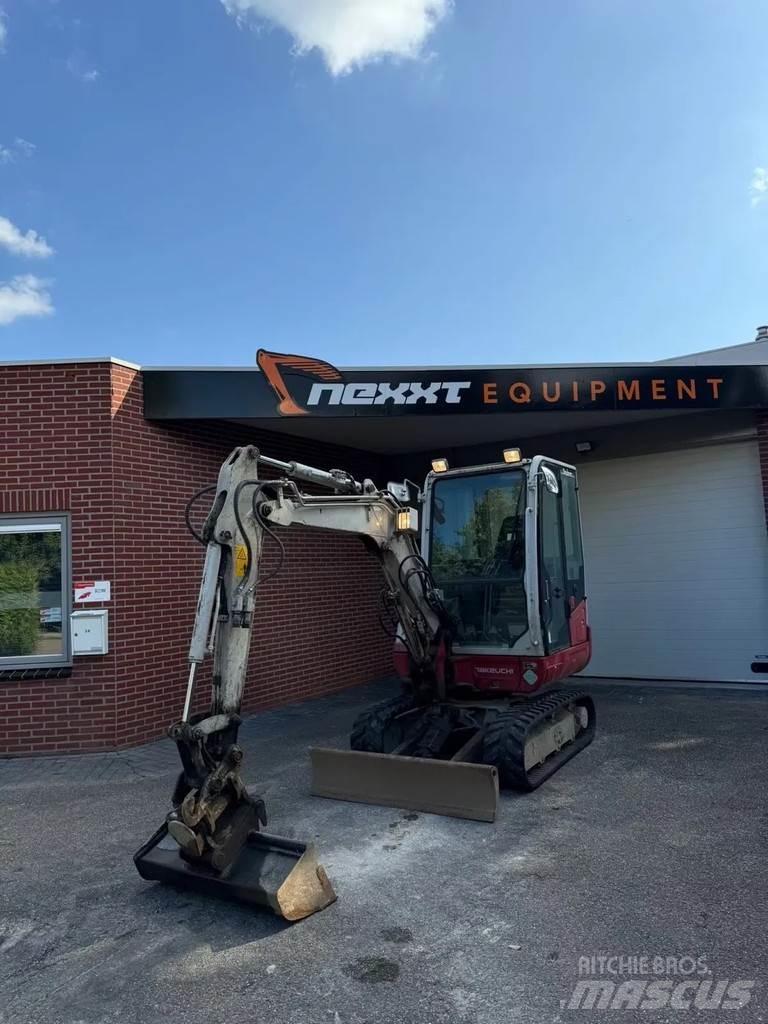 Takeuchi TB230 حفارات زحافة