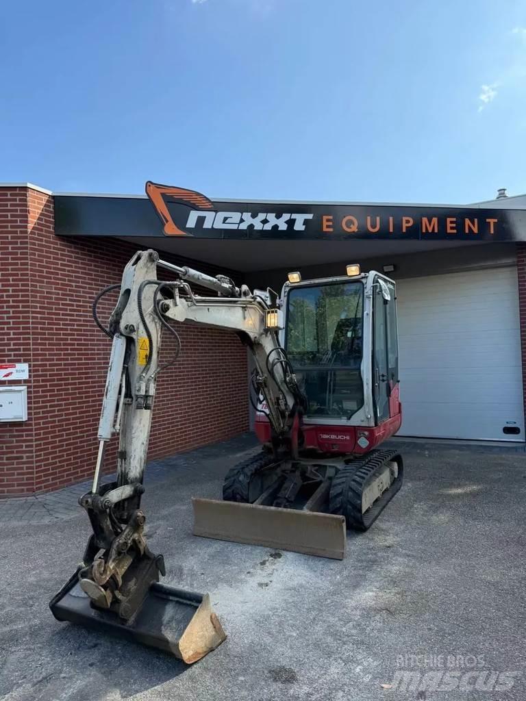 Takeuchi TB230 حفارات زحافة