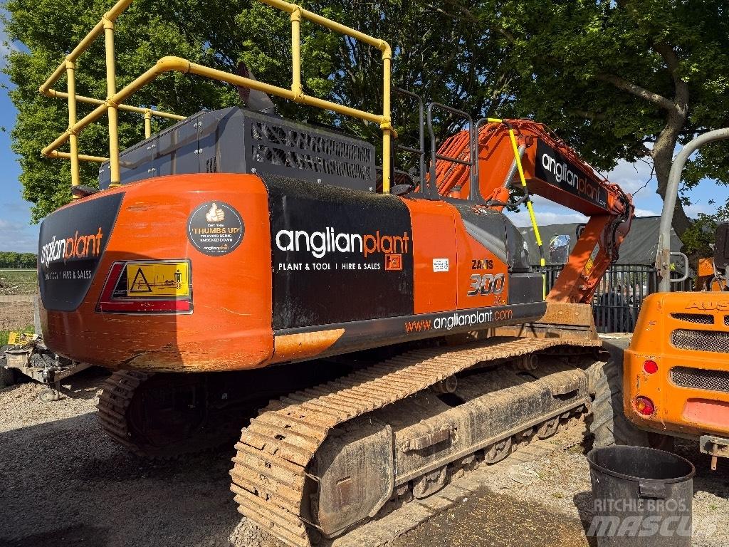 Hitachi ZX 300 LC-7 حفارات زحافة