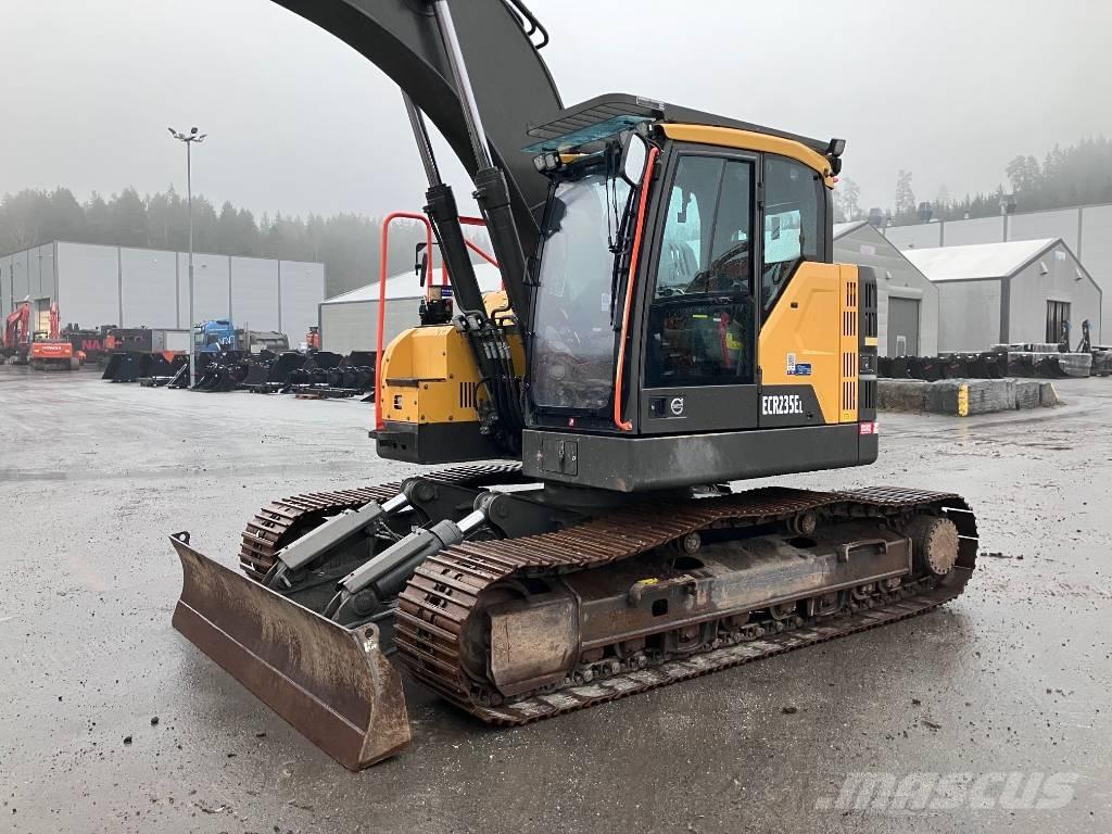Volvo ECR235EL Blade حفارات زحافة
