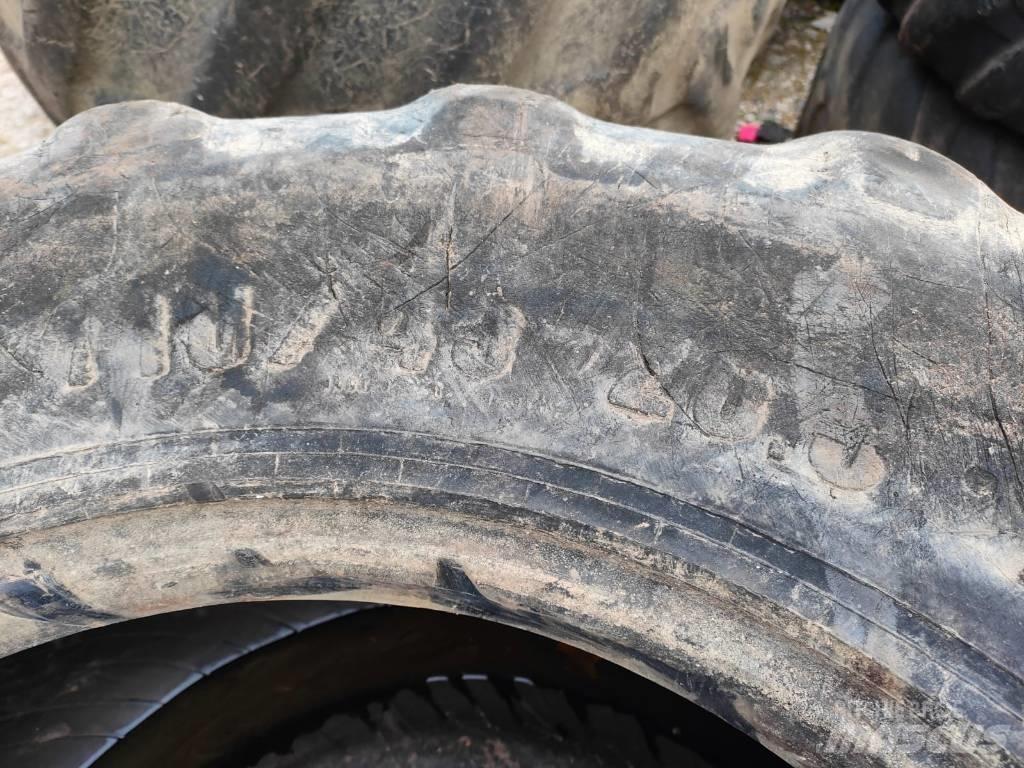 Nokian 710/45R26,5 الإطارات والعجلات والحافات