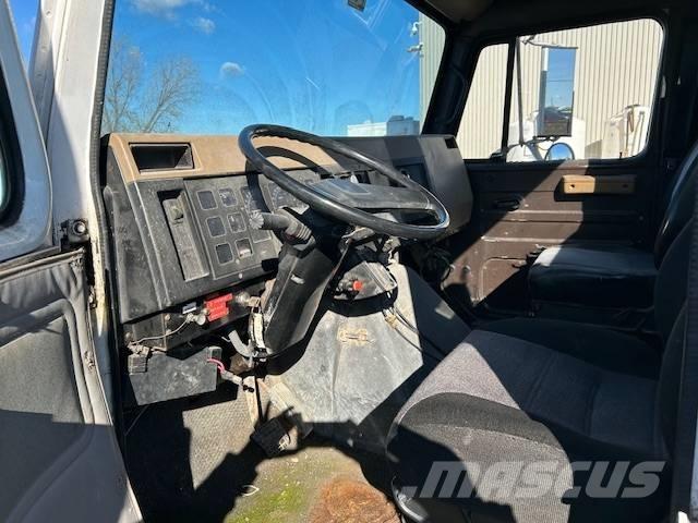 International 4900 وحدات الجر