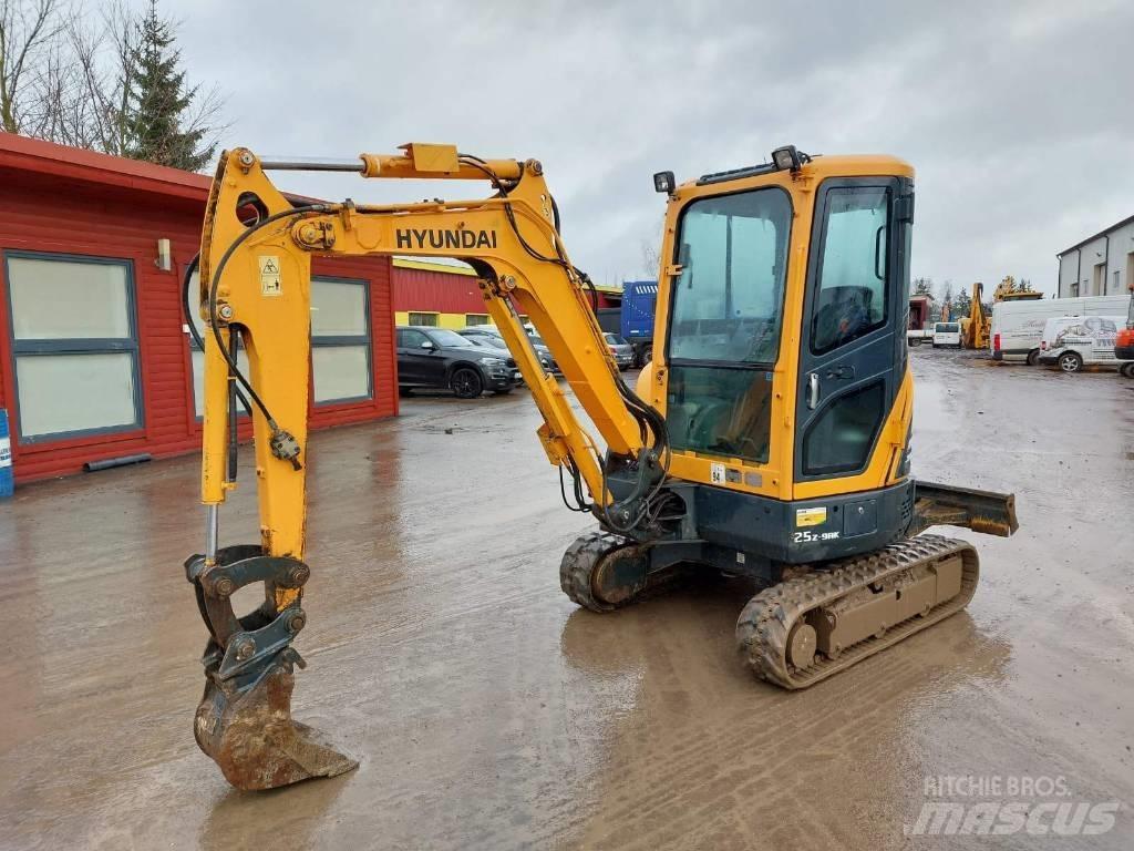 Hyundai R25Z-9AK حفارات صغيرة أقل من 7 طن (حفارات صغيرة)