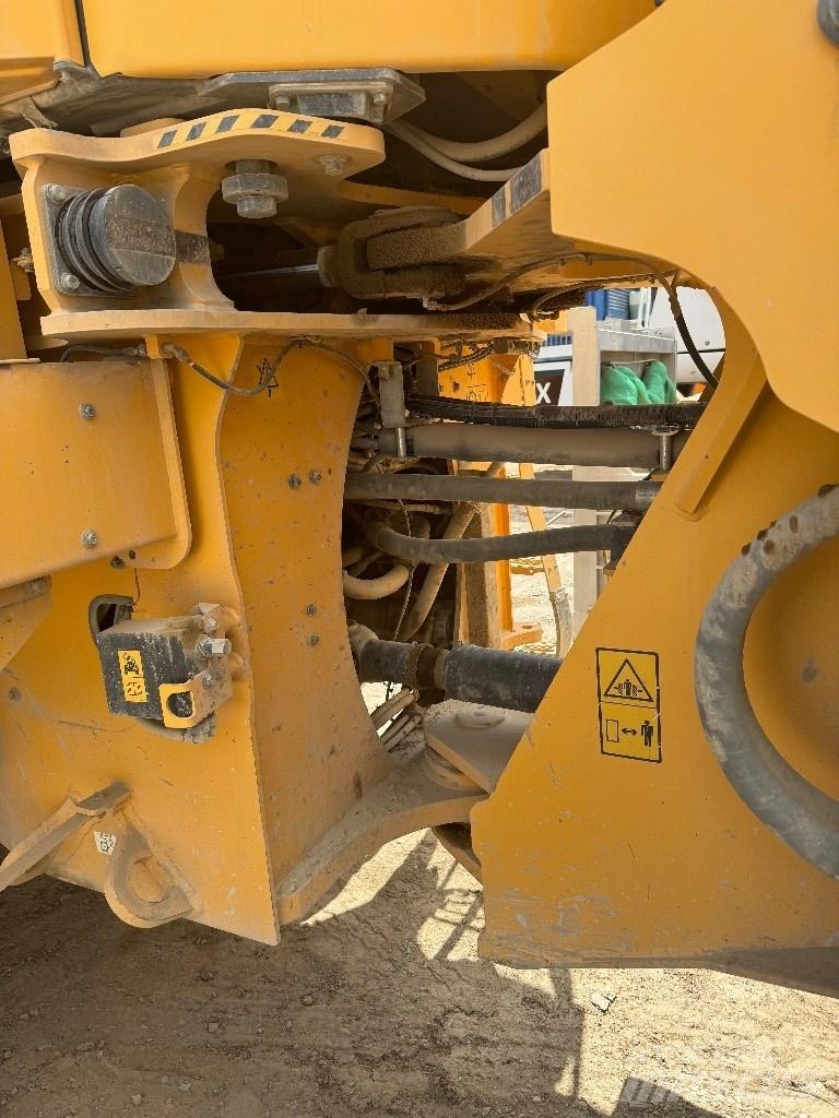 Volvo 150H لوادر بعجل
