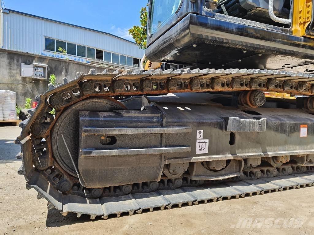 Sany SY 215 C حفارات زحافة