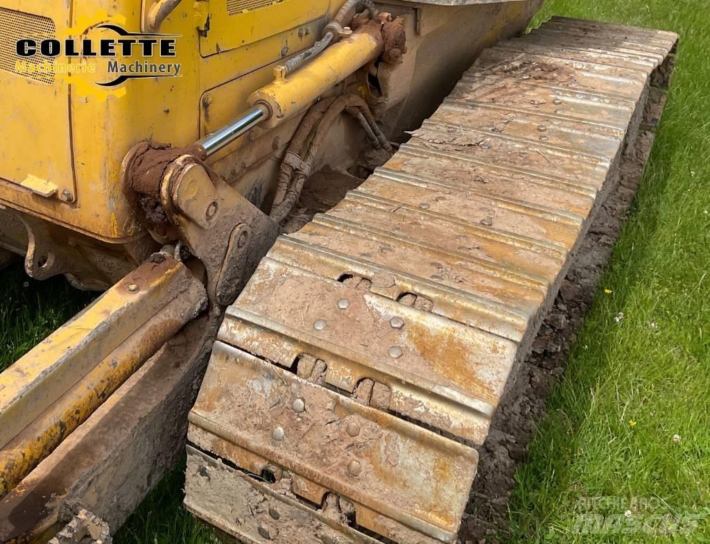 Komatsu D 39 EX-22 بلدوزرات مجنزرة