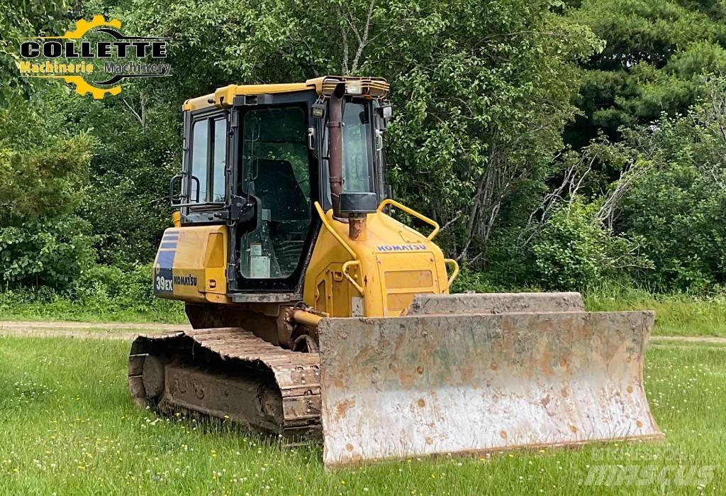 Komatsu D 39 EX-22 بلدوزرات مجنزرة