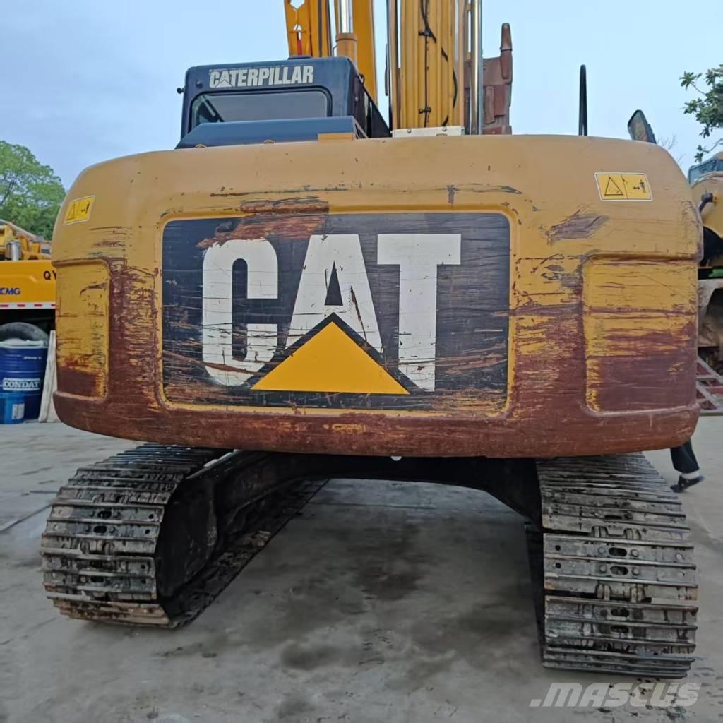 CAT 313 D حفارات زحافة