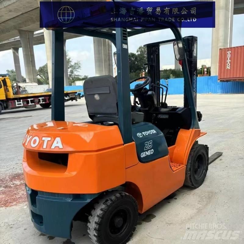 Toyota 25 شاحنات الديزل