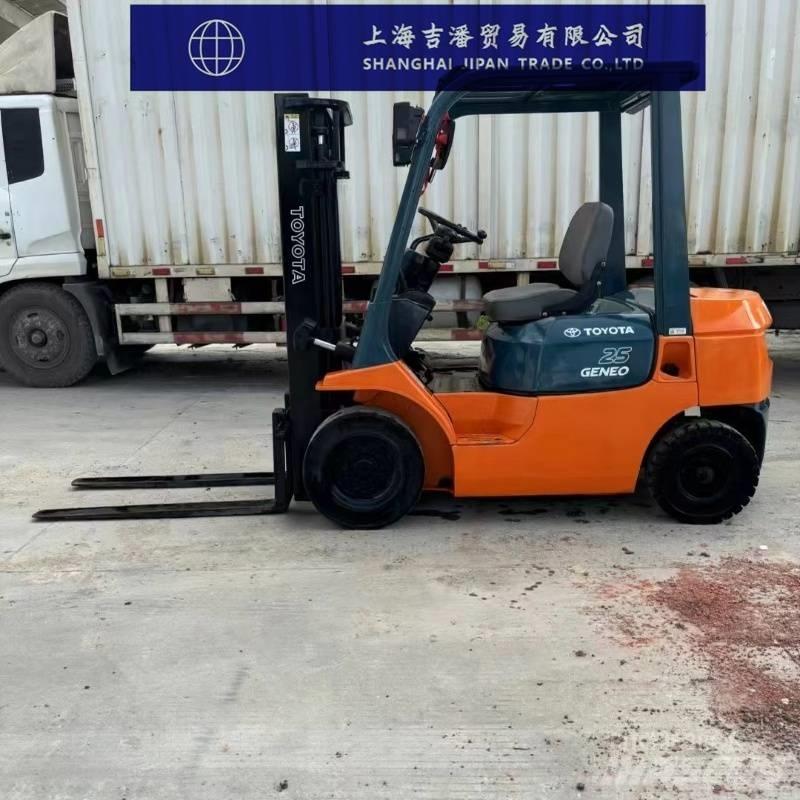 Toyota 25 شاحنات الديزل