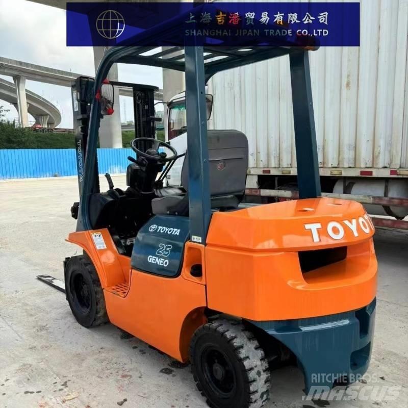 Toyota 25 شاحنات الديزل