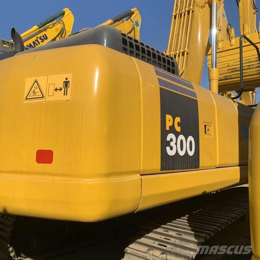 Komatsu PC 300-7 حفارات زحافة