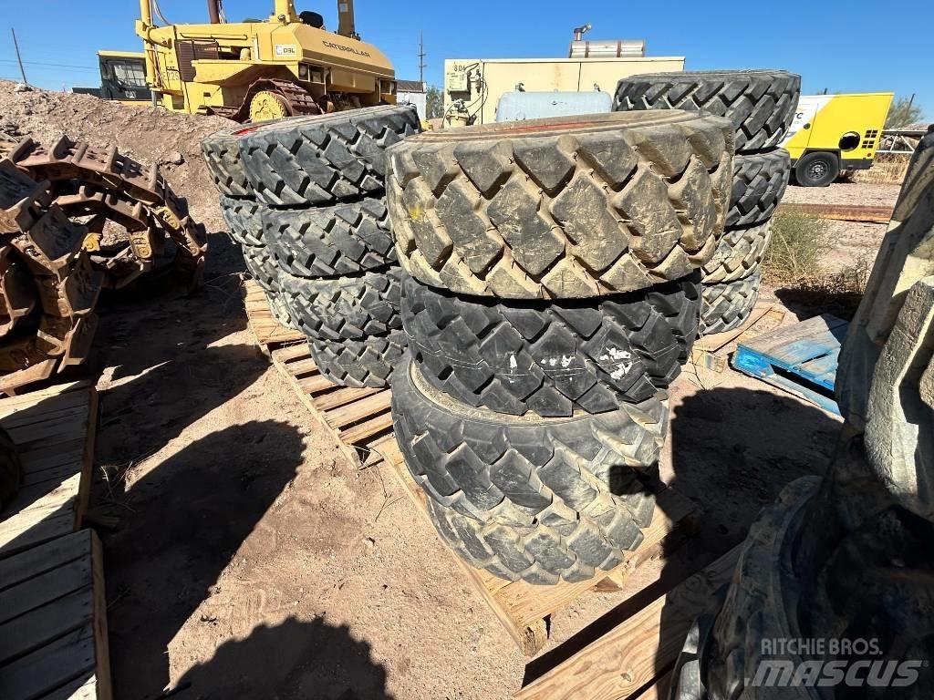 Bobcat 12x16.5 Tires الإطارات والعجلات والحافات