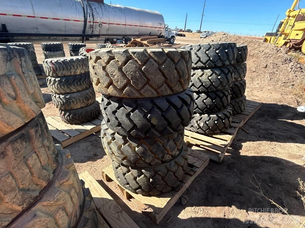 Bobcat 12x16.5 Tires الإطارات والعجلات والحافات