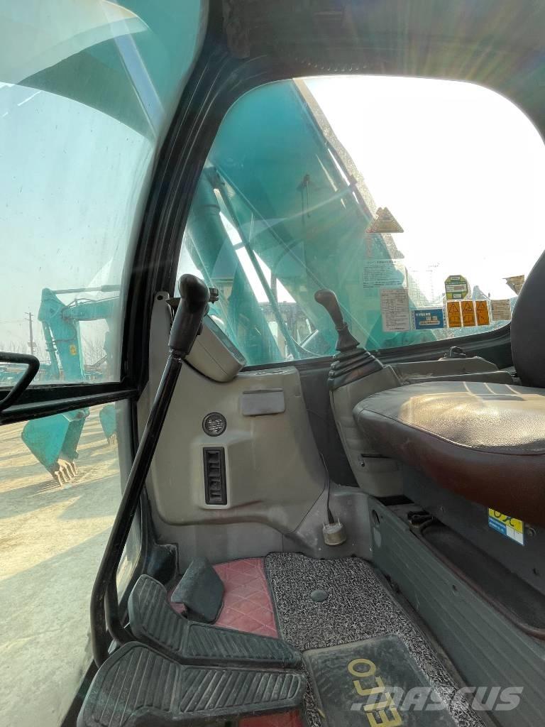 Kobelco SK 135 حفارات زحافة