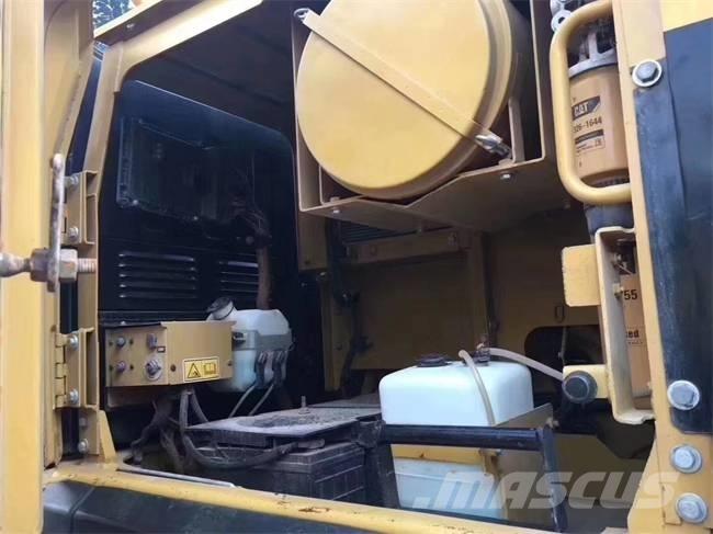 CAT 345 D L حفارات زحافة