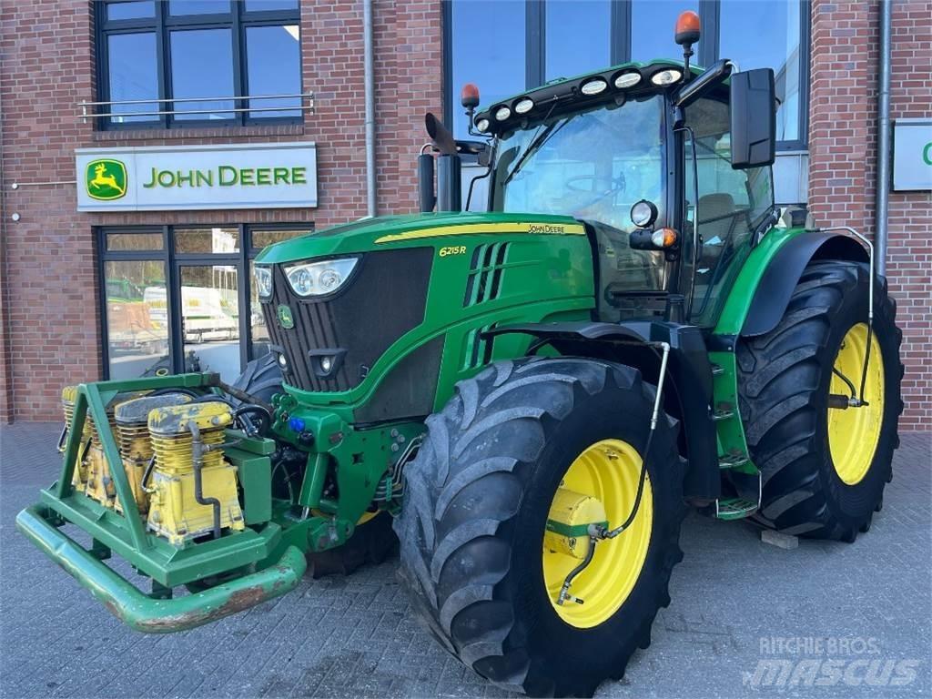 John Deere 6215R الجرارات